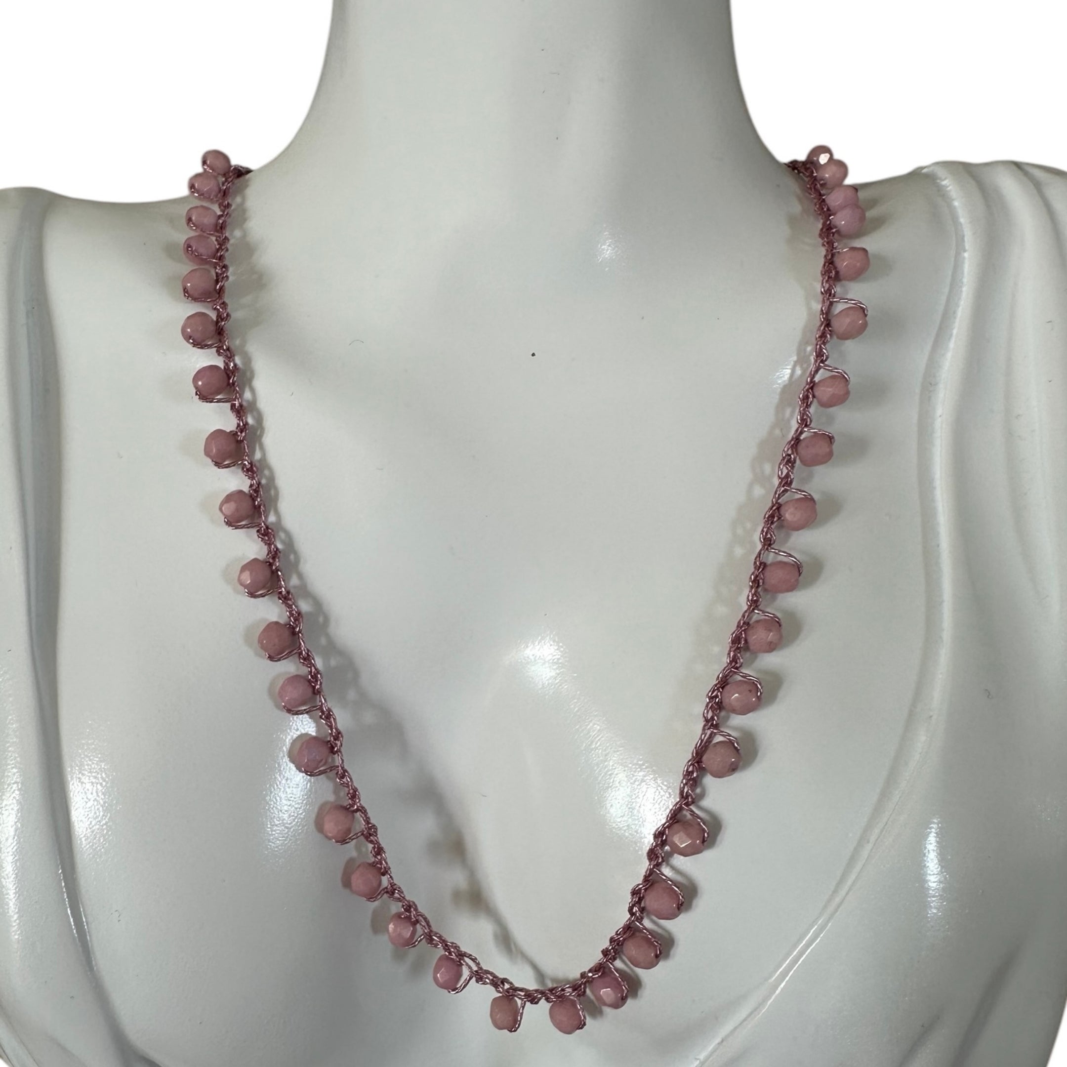 Collana di cristalli cucita a mano