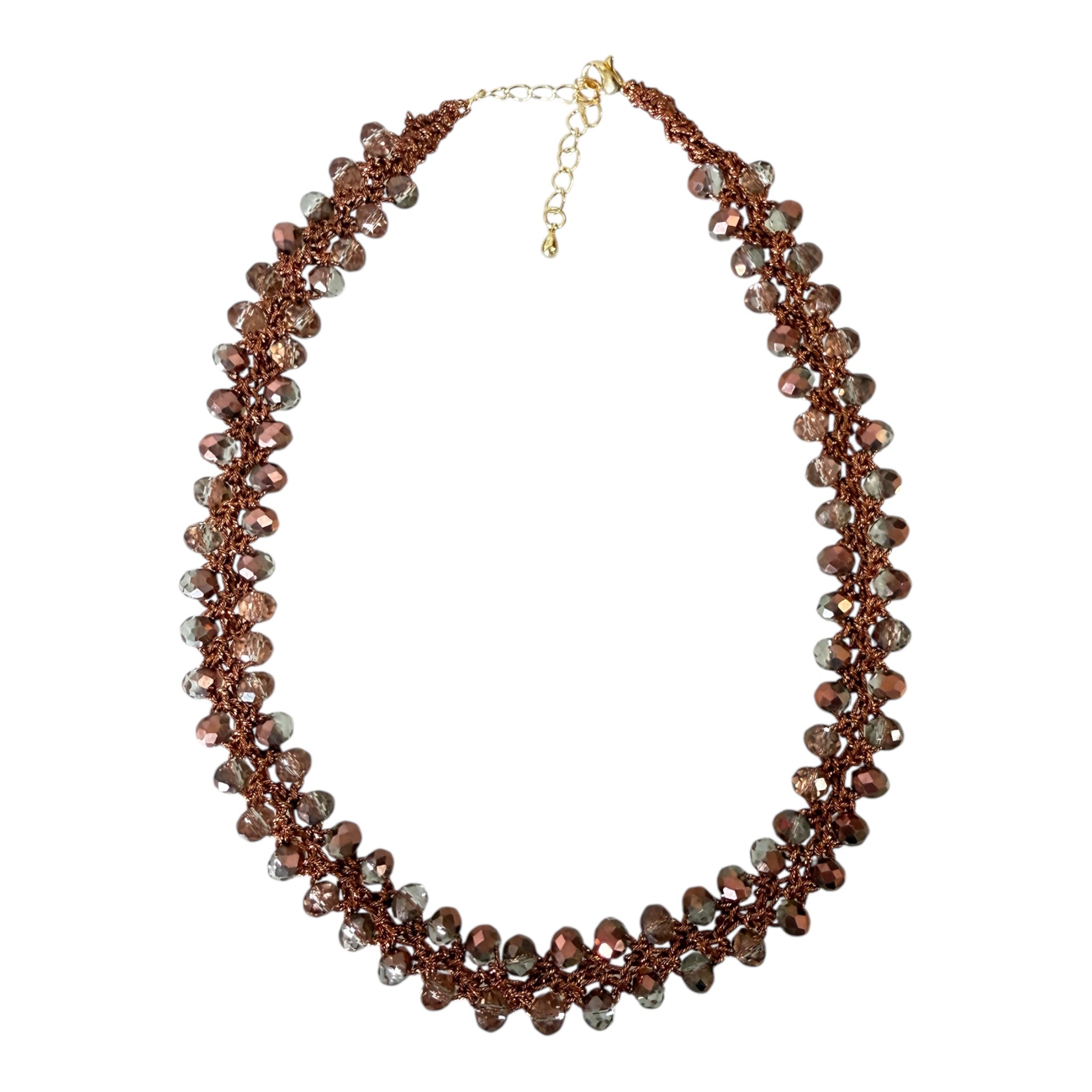 Collana di cristalli cucita a mano